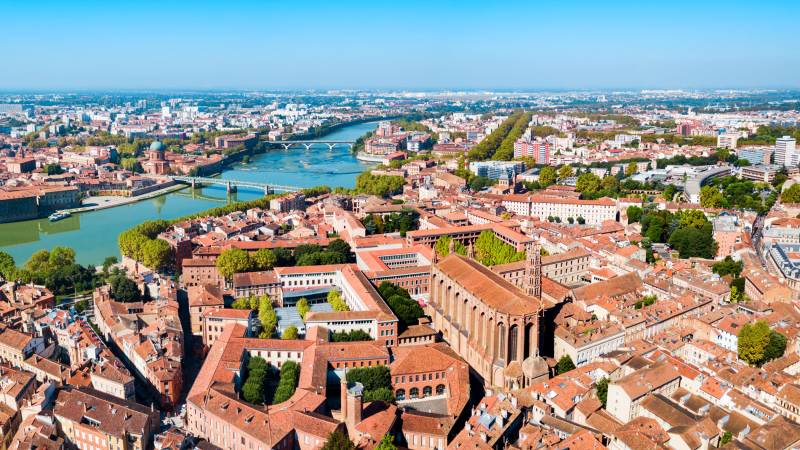 Profitez du crédit d’impôt immédiat pour votre ménage à domicile à Toulouse et ses environs avec des prestataires de confiance